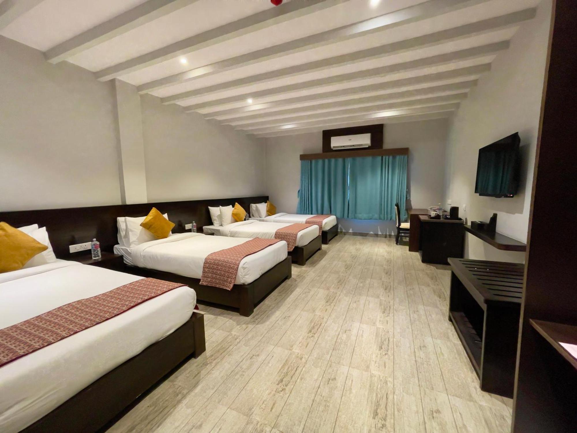 Regenta Resort & Spa By Riverside, Читван Екстериор снимка