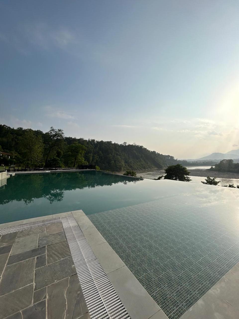 Regenta Resort & Spa By Riverside, Читван Екстериор снимка