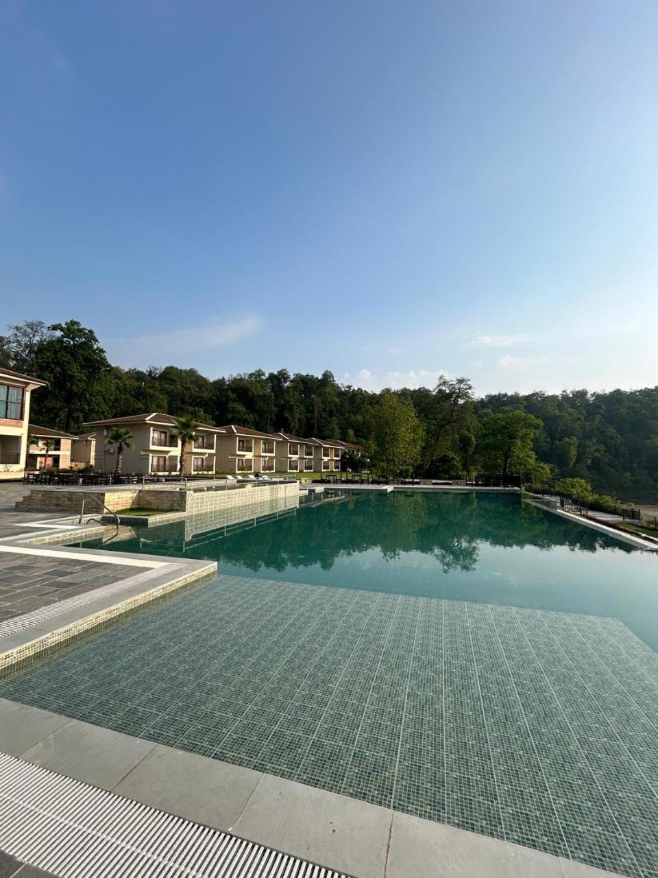 Regenta Resort & Spa By Riverside, Читван Екстериор снимка
