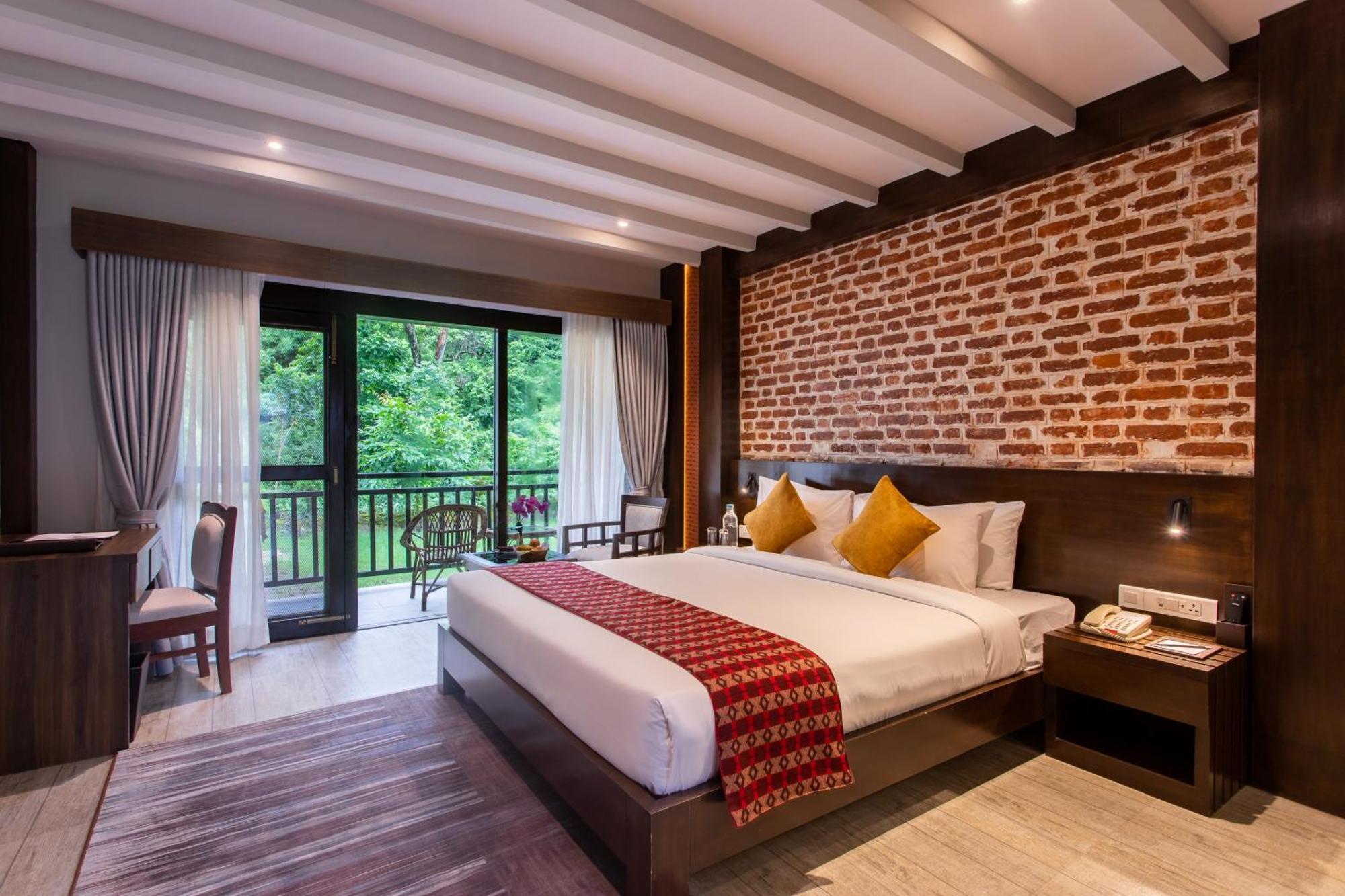 Regenta Resort & Spa By Riverside, Читван Екстериор снимка