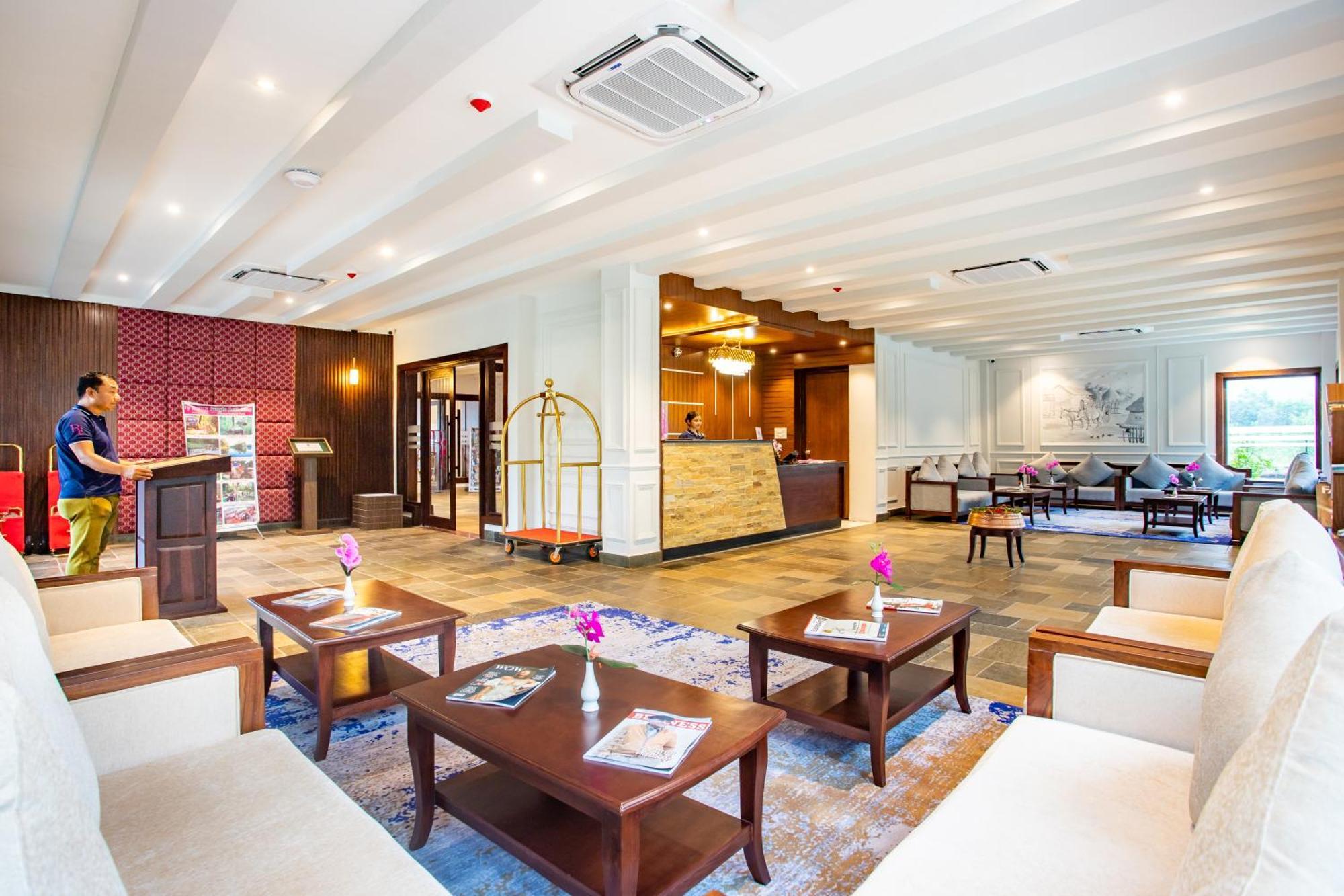 Regenta Resort & Spa By Riverside, Читван Екстериор снимка